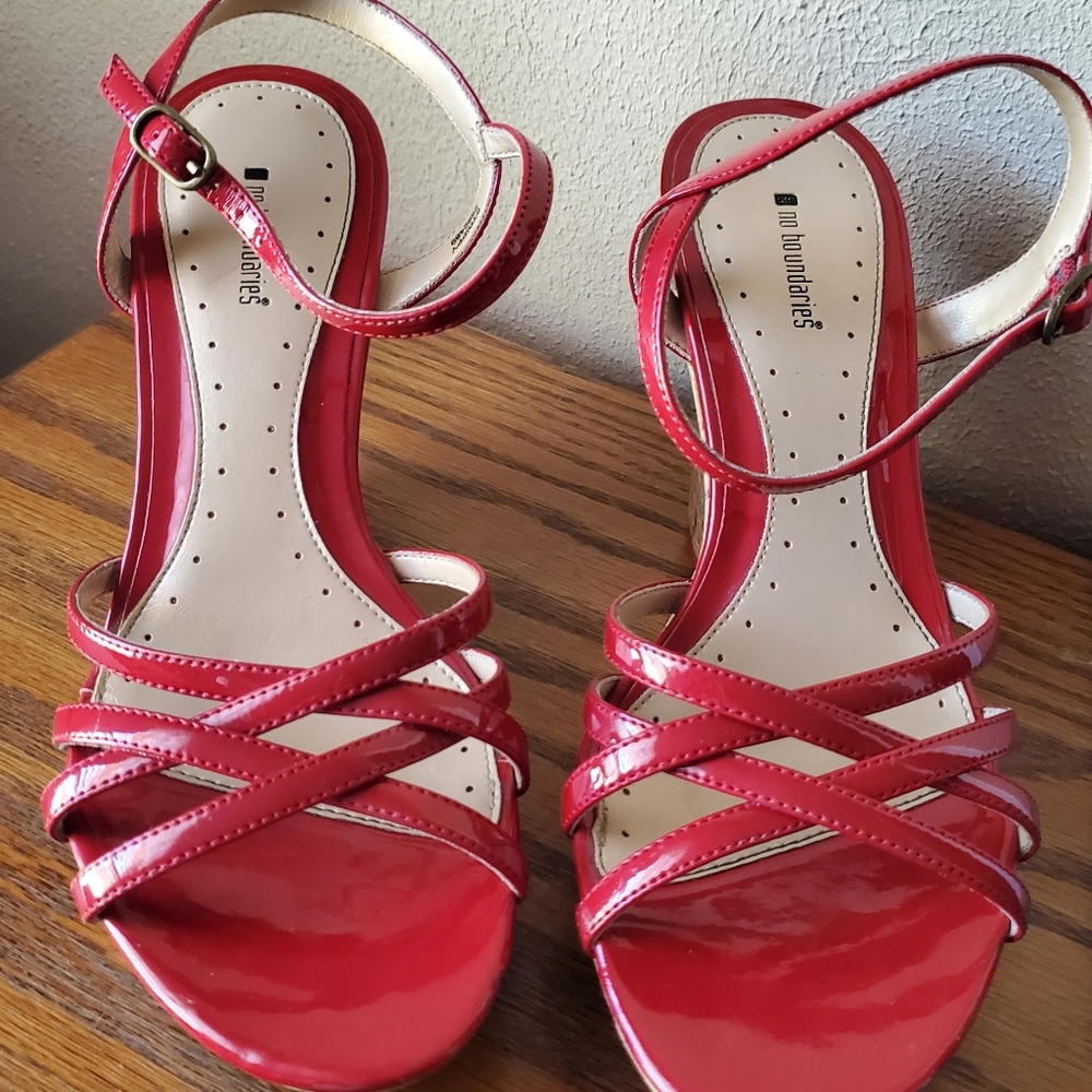 Red sandles